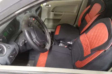 Ford Fiesta  2008 4