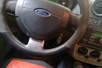Ford Fiesta  2008 5