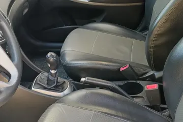 Hyundai Solaris  2017 6