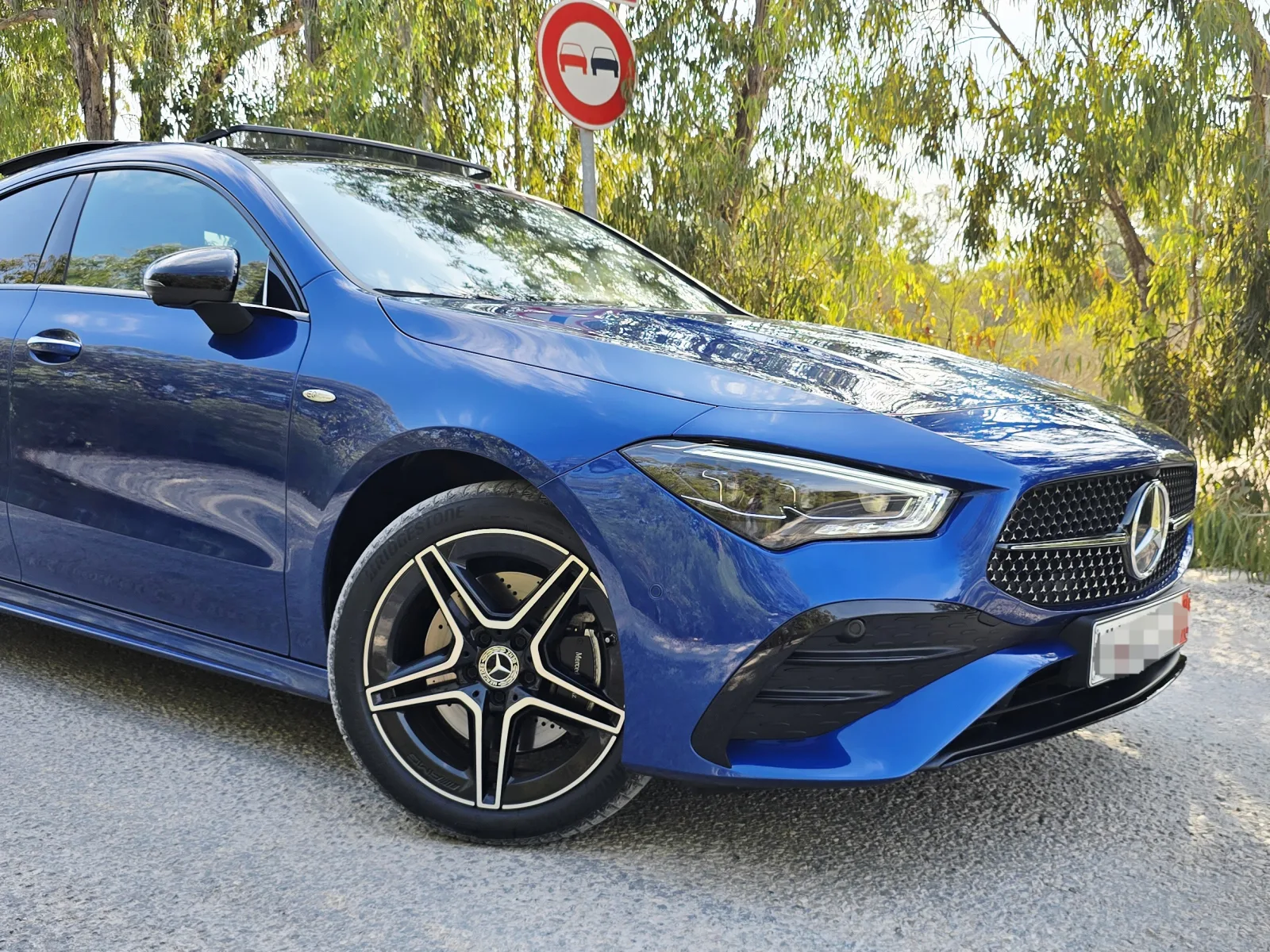 Mercedes-Benz CLA Una belle mercedes benz CLA250e amg full toi panoramic pakg nigt importée d’Allemagne fin serie 2025