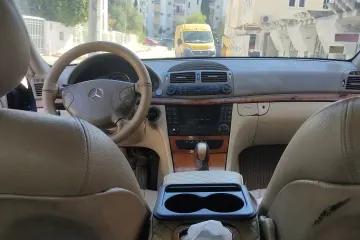 Mercedes-Benz Classe E Élégance 2003 6