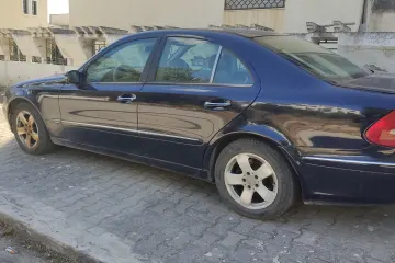 Mercedes-Benz Classe E Élégance 2003 8