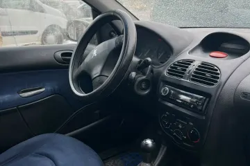 Peugeot 206  2003 7