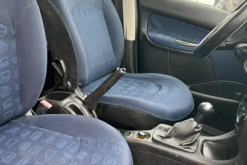 Peugeot 206  2003 9
