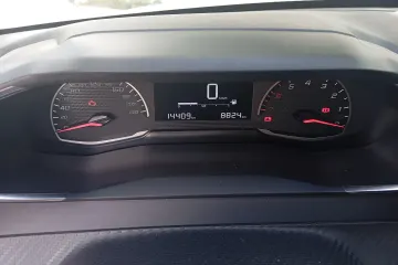 Peugeot 208  2022 4