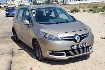 Renault Grand Scenic Confortline 2013 3