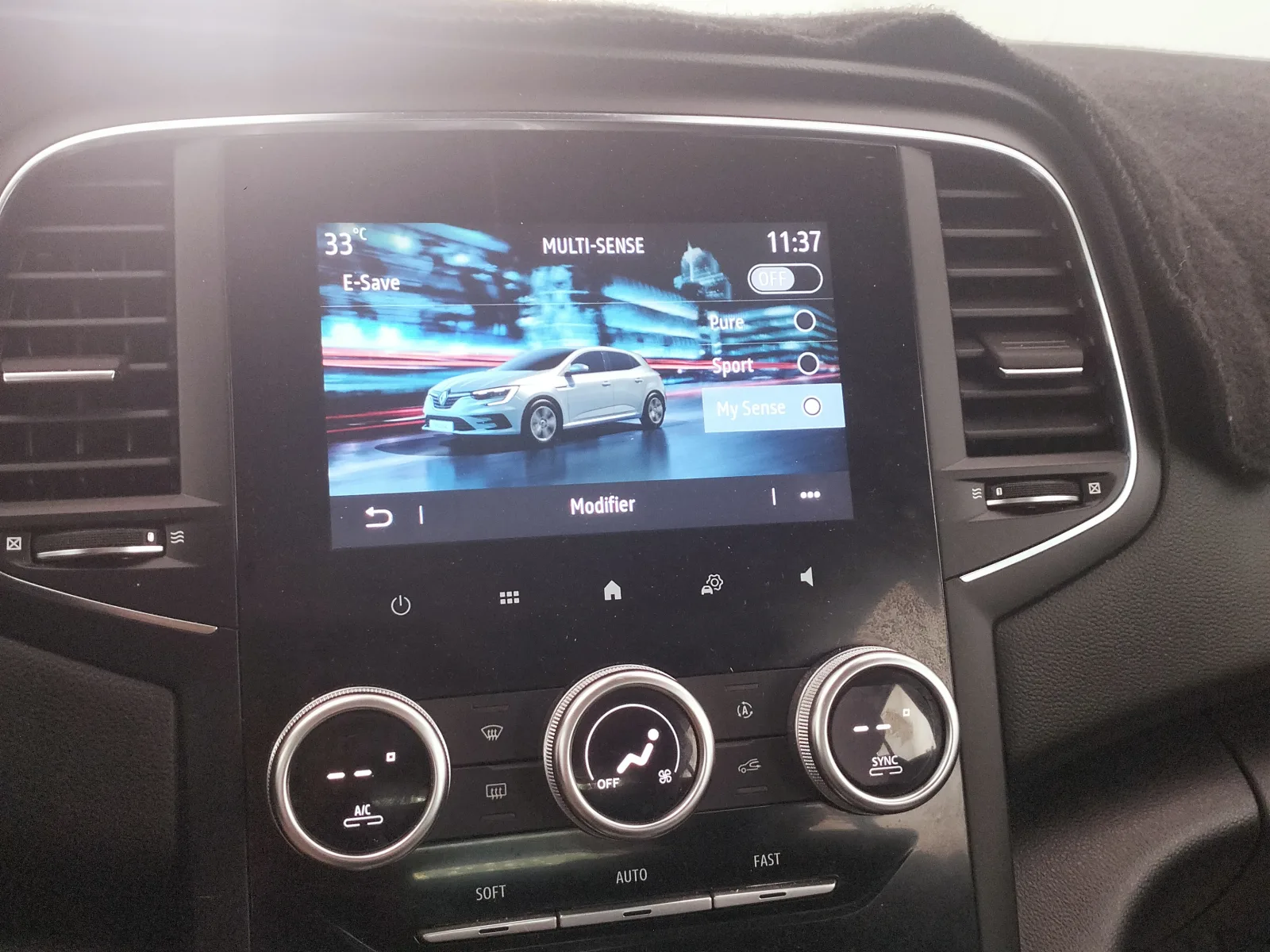 Renault Megane CC Mégane 4 E-tech hybride essence rechargeable 2021