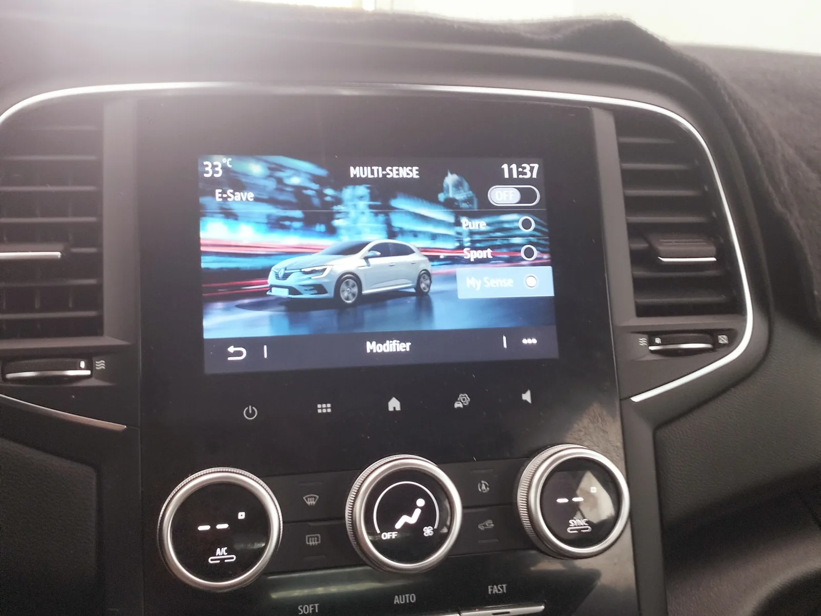 Renault Megane CC Mégane 4 E-tech hybride essence rechargeable 2021