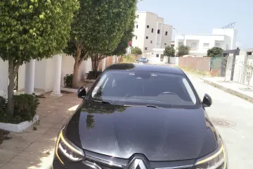 Renault Megane CC Mégane 4 E-tech hybride essence rechargeable 2021 5