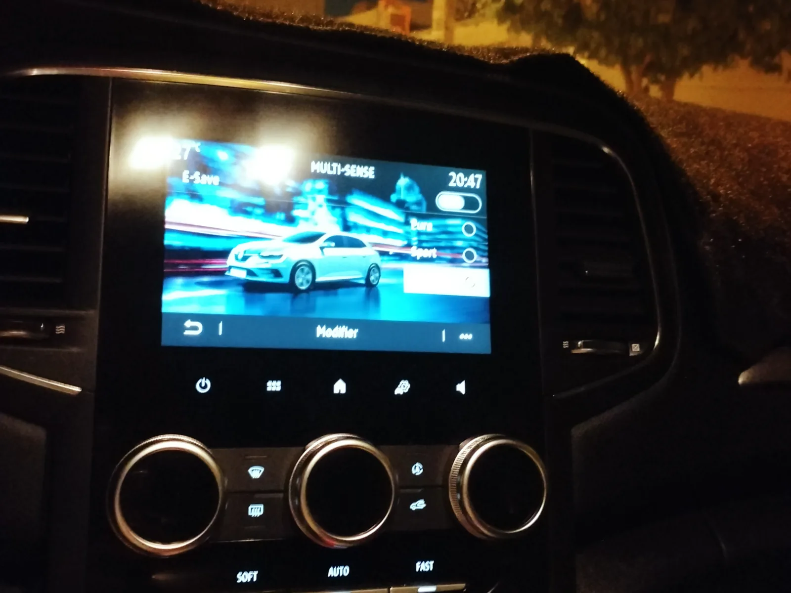 Renault Megane CC Mégane 4 E-tech hybride essence rechargeable 2021