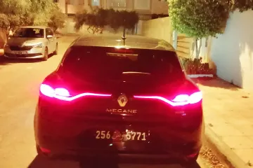 Renault Megane CC Mégane 4 E-tech hybride essence rechargeable 2021 12