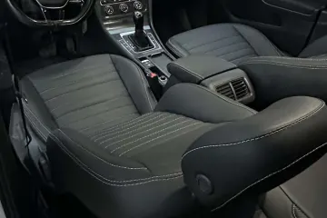 Volkswagen Golf 7  2020 2