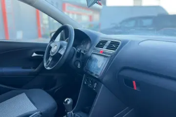 Volkswagen Polo  2013 8