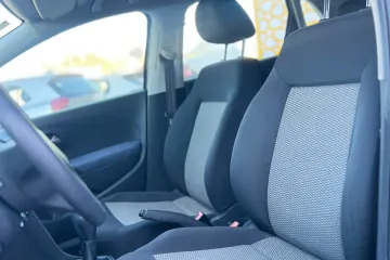 Volkswagen Polo  2013 12