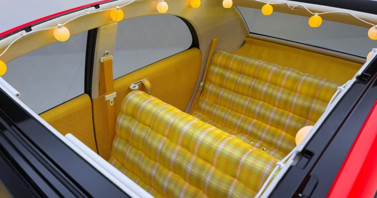 Citroën 2CV électrique : Emmanuel Macron découvre le retour d’une icône française 8