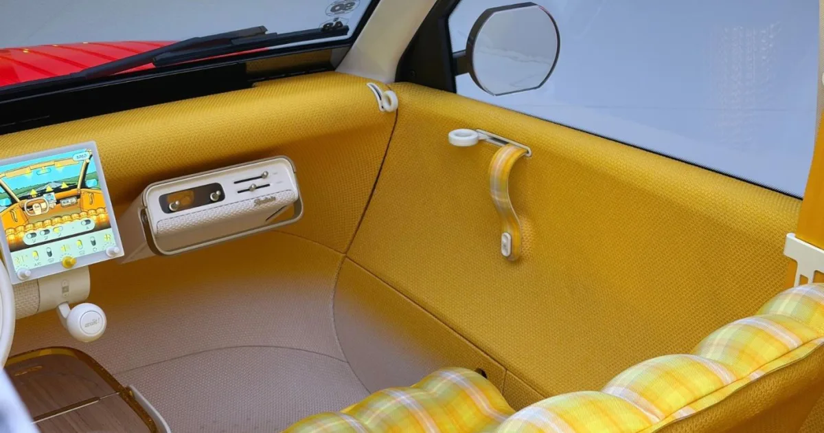 Citroën 2CV électrique : Emmanuel Macron découvre le retour d’une icône française 21